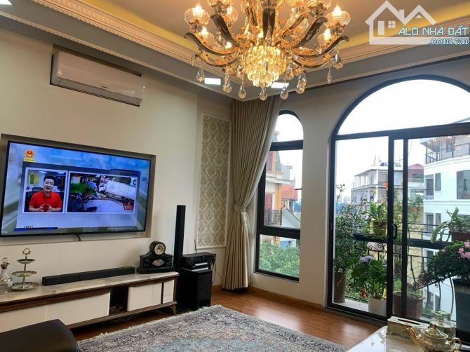 HIẾM! CHỈ 21.5 TỶ PHÂN LÔ Ô TÔ TRÁNH LẠC LONG QUÂN – KHU QUAN CHỨC- THANG MÁY – NỘI THẤT C - 1
