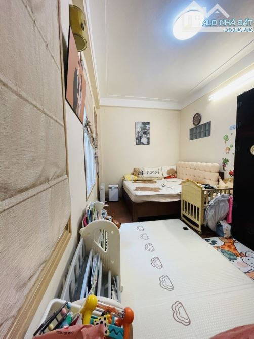 Nhà Lạc Long Quân- Tây Hồ-40m, 4 ngủ, nhỉnh 9 tỷ