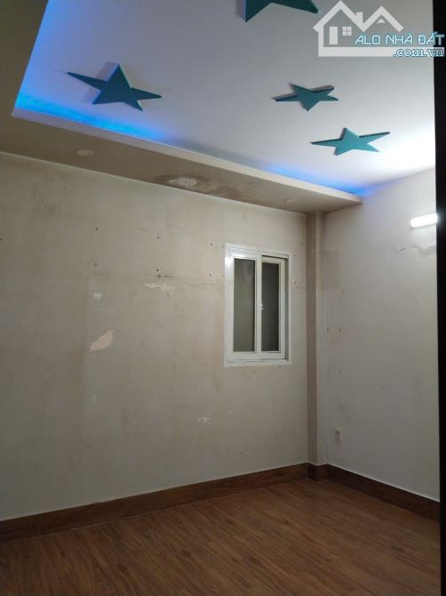 Bán Gấp Nhà 1/ HXH thông đường lê thị bạch cát Quận 11 DT 4mx10m 3 tầng chỉ 5.7 Tỷ - 1