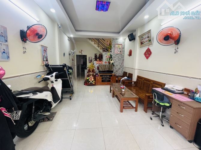 Bán nhà mặt tiền gần ngã tư Bốn Xã, BHHA, Bình Tân, 82m² (4.1 x 20.5) x 2 tầng, chỉ hơn 6t - 1