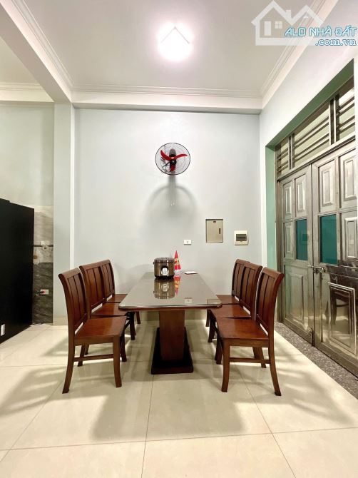 Bán nhà mặt phố Thi Sách, 110m2, 4 tầng, 59 tỷ, vỉa hè rộng, ô tô tải đỗ, kinh doanh đỉnh - 1