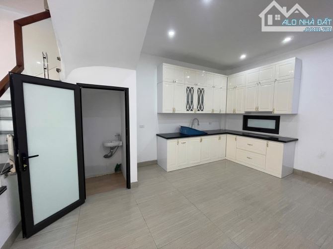 Nhà Phú Mỹ - Mỹ Đình 42m2 x 5 tầng - 1 nhà ra ngõ thông ô tô - Chỉ 9 tỷ - 1
