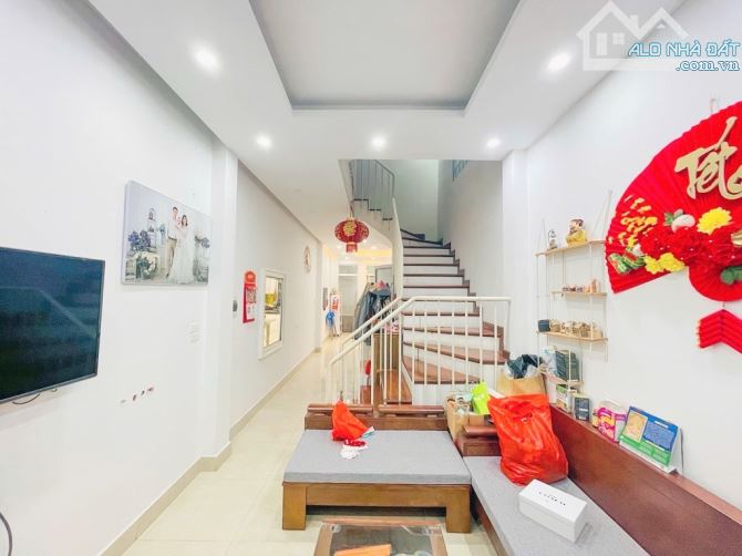 BÁN NHÀ PHÂN LÔ CẦU GIẤY  55M  ÔTÔ ĐỖ CỬA  CÁCH PHỐ CẦU GIẤY 150M  DÂN TRÍ CAO  GIÁ 13 TỶ - 1