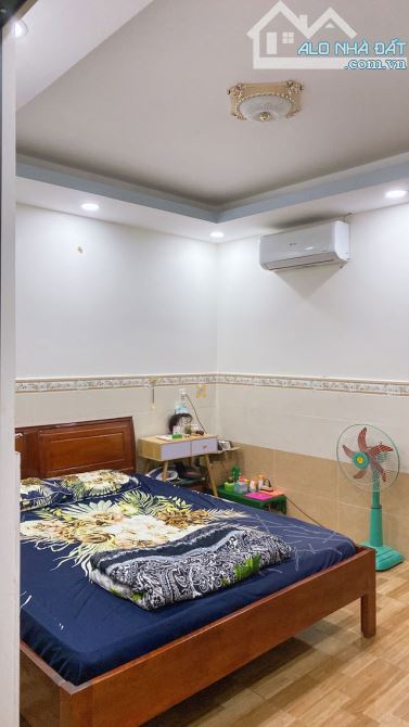 Nhà 3 tầng Gò Vấp kinh doanh nhỏ – gần chợ, Coopmart, tặng full nội thất – giá 5.7 tỷ - 1