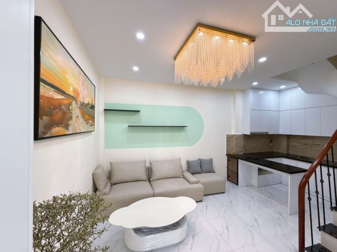 BÁN NHÀ 521 TRƯƠNG ĐỊNH – 37M², 5 TẦNG – GẦN Ô TÔ – FULL NỘI THẤT CAO CẤP – GIÁ 6.1 TỶ - 1