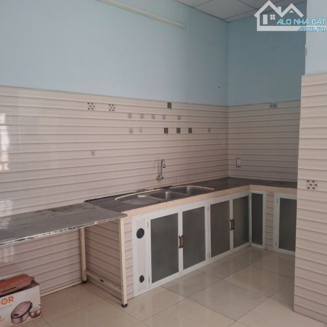 Cần bán nhanh căn nhà 2 tầng đường 2 tháng 9 - 12
