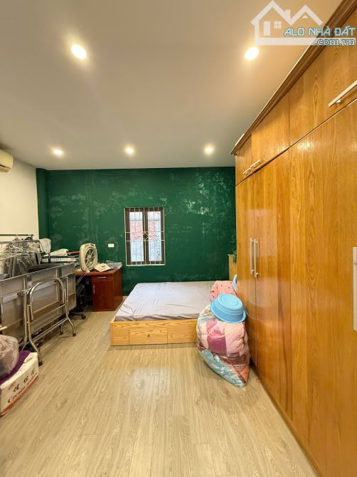 80M2 PHỐ BA ĐÌNH. MẶT TIỀN 6.6M, CÁCH Ô TÔ 20M , MẶT NGÕ 2.5M . GIÁ 11.6 TỶ