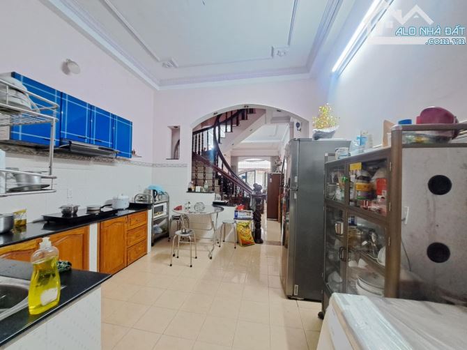 NHÀ ĐỒNG ĐEN HẺM 8M 64M2 3 TẦNG 9.8 TỶ - 2