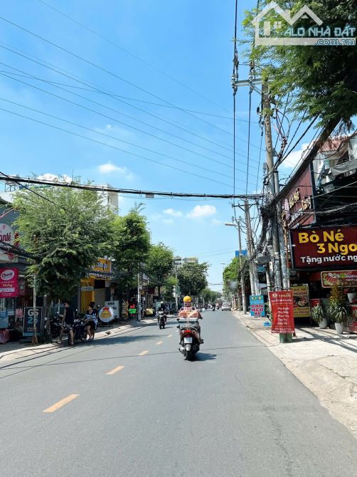 CHDV 7 lầu+hầm 52PN mặt tiền Nguyễn Văn Khối 250m2 ngang to 10m DT 180tr 50 tỷ. - 2