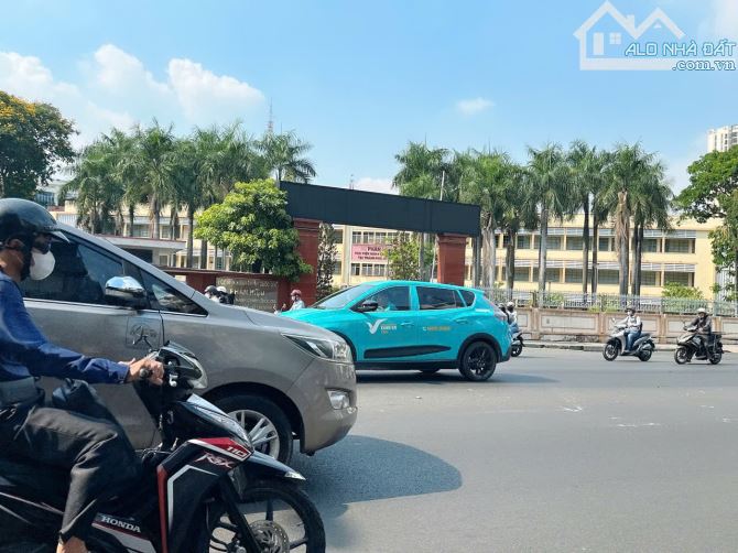 Bán căn hộ view Hà Đô Centrosa 3/2 Q10 ngang 4.2m 90m2 4 tầng mới sát Vincom chỉ 14.7 tỷ. - 2