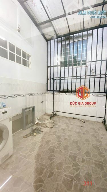 Bán nhà 1 trệt 2 lầu trong khu dân cư D2D giá chỉ 7,5 tỷ - 2