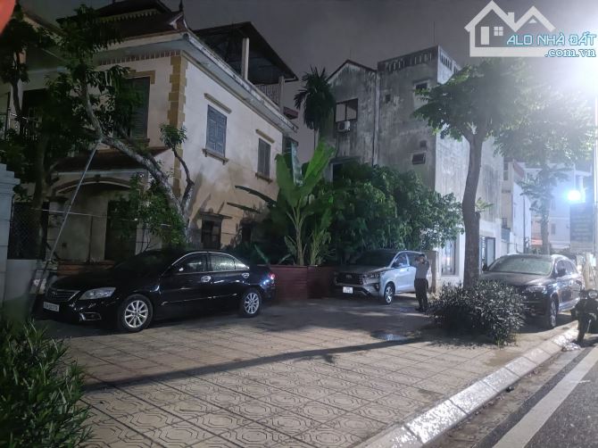 Hàng Hiếm! Bán đất Mặt Phố HỒNG TIẾN, 52.5m, MT trên 10m, vỉa hè, kinh doanh, 23.5 tỷ. - 2