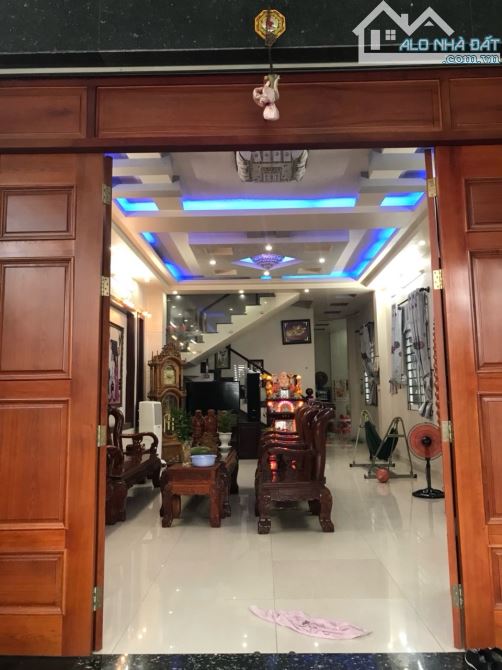 Bán Nhà HXH gần MT Nguyễn Ảnh Thủ - 150m2, Ngang 6m, Nở Hậu, Chỉ 8 Tỷ - thương lượng. - 2