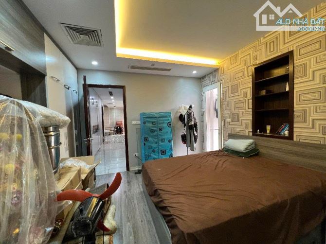 CHÍNH CHỦ GIẢM CHÀO BÁN GẤP CHUNG CƯ CAO CẤP BÊN HOÀNG CẦU DT152m2 LÔ GÓC - 2