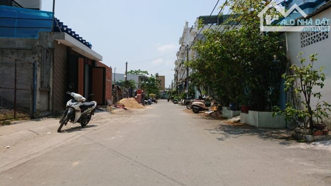 LÔ CẶP đất full thổ 127m2 130m2 Sổ hồng riêng, Đường Phan Văn Hớn, Bà Điểm, gần chợ, 2tỷ - 2