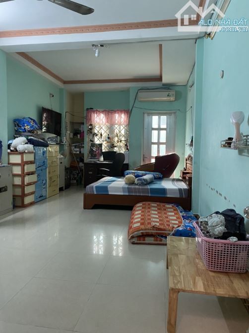 Gần Lạc Long Quân -F.10 Tân Bình - 96m2 4 tầng gần mặt tiền đường 6m 11tỷ2 - 2