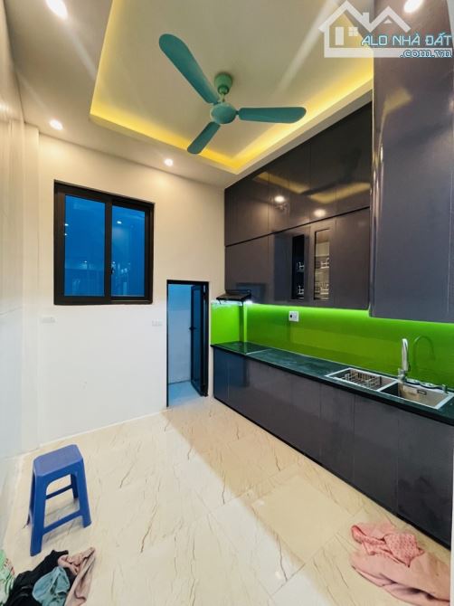 HIẾM - VŨ TÔNG PHAN - CÓ 102 - 3 BƯỚC RA PHỐ - 2