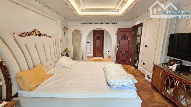 Bán nhà Cầu Giấy, 8T, thang máy, phân lô, Ôtô, nhà đẹp, nội thất xịn, chủ quan chức.24 tỷ - 2