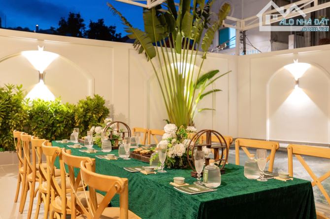 Mình cần bán căn biệt thự siêu đẹp nội thất toàn bộ bằng gỗ có hồ bơi khu lạc Long quân - 2
