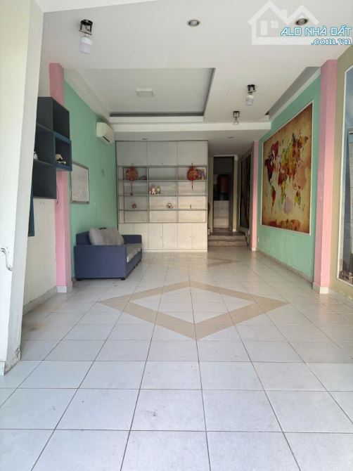 BÁN NHÀ 2 TẦNG - VỊ TRÍ VÀNG ĐƯỜNG ĐỖ XUÂN HỢP - 93M2, 2TẦNG - HẺM XE HƠI - CHỈ 5.95TỶ TL. - 2