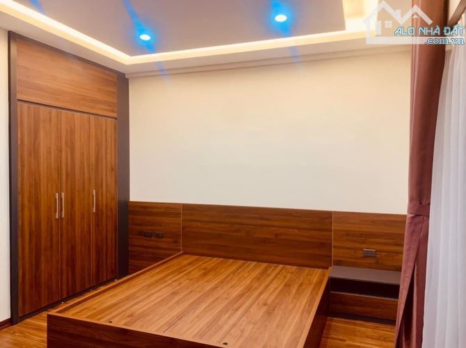 BÁN GẤP NHÀ MP PHAN KẾ BÍNH.DT:58M2,XÂY SẴN 7 TẦNG THANG MÁY,VỈA HÈ RỘNG,ĐANG CHO THUÊ 70T - 2