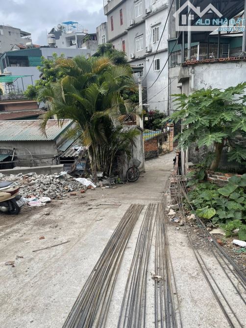 Bán Nhà 3 Tầng Ngõ 10 Cao Xanh,P.Cao Xanh. DT:50m2 Giá Rẻ !!! - 2