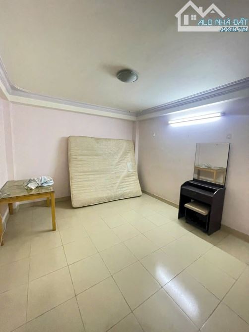 Bán nhà hẻm 8m Trần Bình Trọng đúc 4 tầng 5PN giá 7,3 tỷ - 2