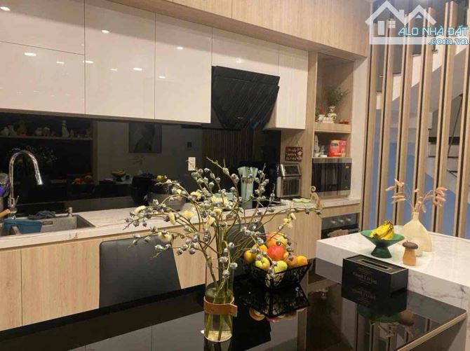 🏡 NHÀ 5 TẦNG MẶT TIỀN NGUYỄN CHÍ THANH 46M² NỞ HẬU – TRUNG TÂM HÀNH CHÍNH ĐÀ NẴNG - 2