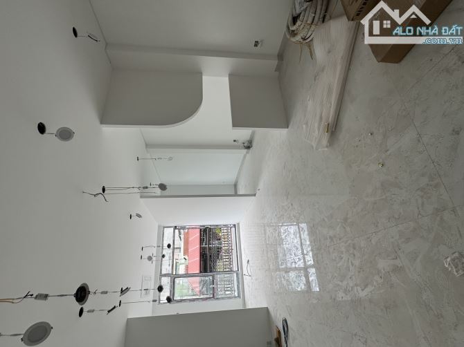 Bán nhà mặt phố Đặng Văn Ngữ to 85m2 5 tầng- mặt sau ngõ to-vỉa hè -KD giá 26 tỷ - 2