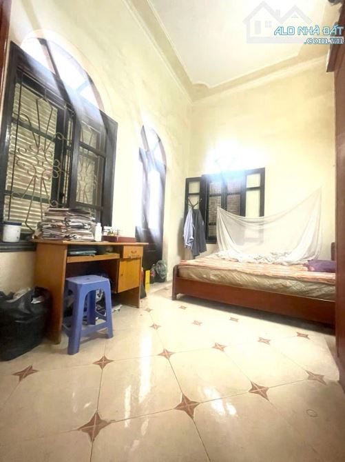 Bán nhà Đặng Văn Ngữ DT 130m2 4 tầng gần phố gần hồ giá 27 tỷ - 2