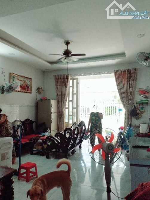 HẺM 3 GÁC - 92 M2 - 2 TẦNG - 4PN  CHỈ 4 TỶ 5 - CHÍNH CHỦ TRANG BÌA  + Ngang 4.6 dài 20m. - 2