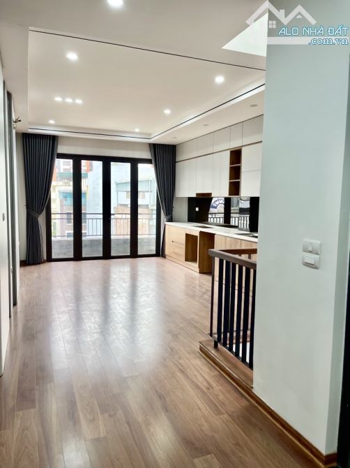 Bán Nhà Phố Trạm 55m2-hơn 10 tỷ-6 Tầng-Mt 4.5m-Ô TÔ GẦN-FULL NỘI THẤT-THANG MÁY- PHÁP LÝ - 2