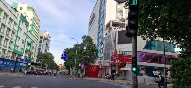 Bán Nhà 3 Tầng Mặt Tiền Trần Quốc Thảo, Quận 3, Vị Trí Đắc Địa ! - 2
