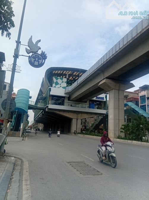 🏡 QUANG TRUNG, PHÂN LÔ VỈA HÈ, KINH DOANH, ÔTÔ TRÁNH, TRỤC CHÍNH KĐT NAM LA KHÊ: 75m2i - 5