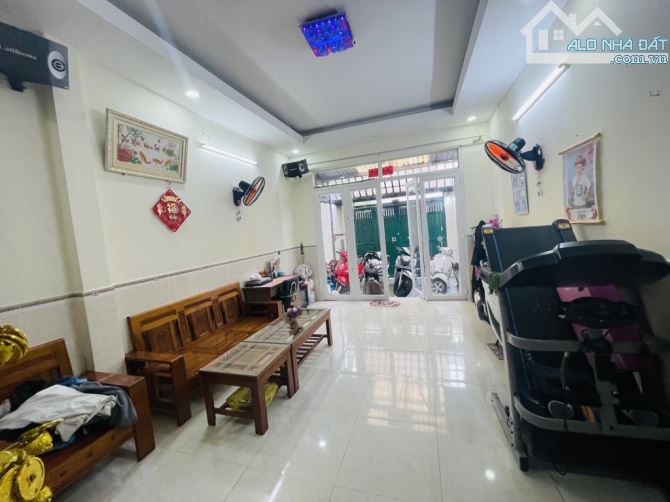 Bán nhà mặt tiền gần ngã tư Bốn Xã, BHHA, Bình Tân, 82m² (4.1 x 20.5) x 2 tầng, chỉ hơn 6t - 2