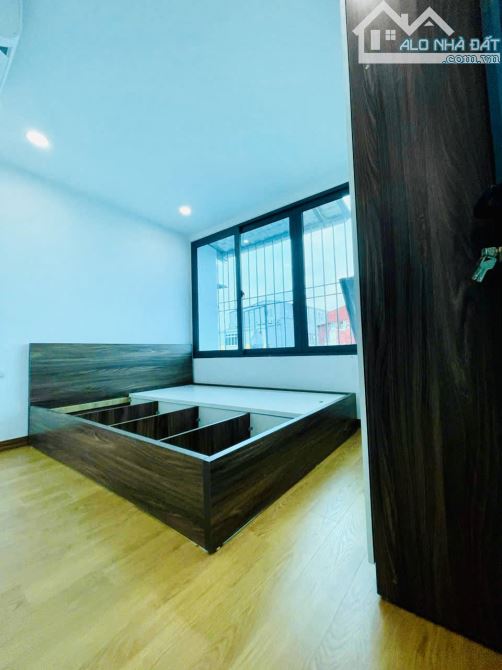 2 CĂN TẬP THỂ HỒNG HÀ - Ô TÔ – NHÀ ĐẸP THOÁNG -55M – TẦNG 5 – GIÁ 2,35 TỶ VÀ 2,65 TỶ - 2