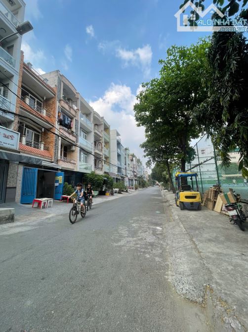 Bán nhà nát MT Đường Số 24 đối diện Công Viên, DT 4x24 96m2, Giá 12.5 tỷ TL - 2