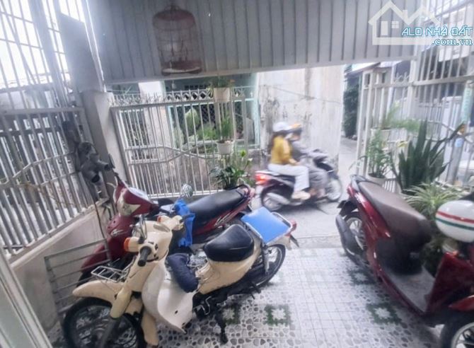 Bán nhà Phân Bá Phiến  dt 61m2  2 tầng  3pn  giá 3.7 tỷ - 2