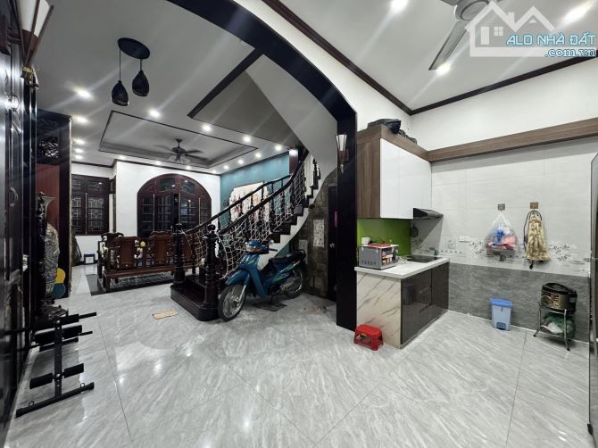 Nhà đẹp ở ngay ngõ ô tô Kim Ngưu Hai Bà Trưng Sổ 61m, 4 tầng 4 ngủ MT5m2 Giá 12 tỷ Giá tốt - 2