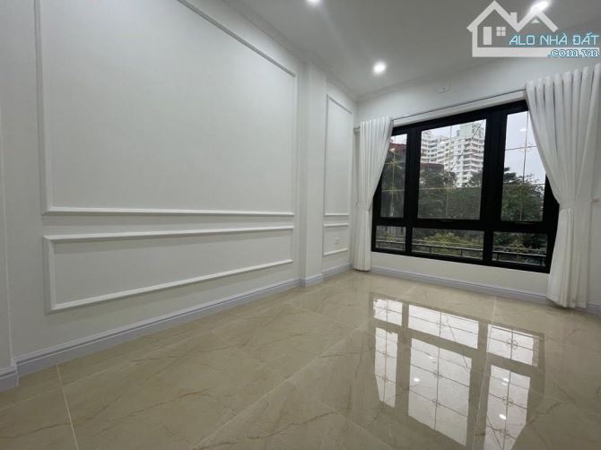 Bán nhà mặt phố Hồ Tùng Mậu - Cầu Giấy,  6 tầng thông sàn , vỉa hè đá bóng, thang máy - 2