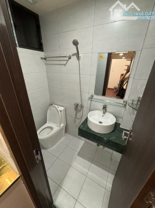 Cho Thuê CCMN Ngõ 113 Yên Hoà Cầu Giấy 25m2 Gác Xép Ban Công Thang Máy Full Nội Thất - 2