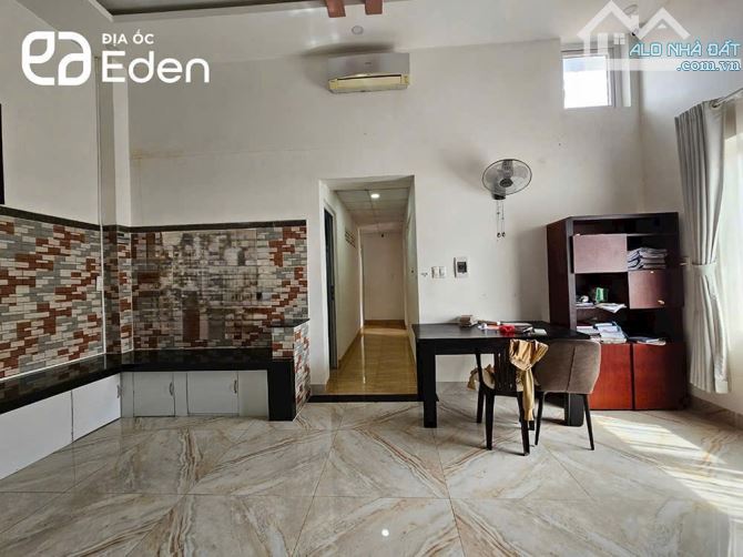BÁN NHÀ 2 TẦNG MẶT TIỀN YMOAN. DT: 6,2x30. GIÁ: 8,3 TỶ. CẦN BÁN GẤP - 2