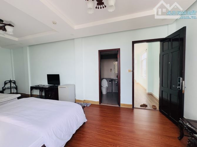 Bán Khách sạn 10 tầng ngay Cầu Tràng Tiền - 11