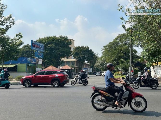 Bán căn hộ view Hà Đô Centrosa 3/2 Q10 ngang 4.2m 90m2 4 tầng mới sát Vincom chỉ 14.7 tỷ. - 3