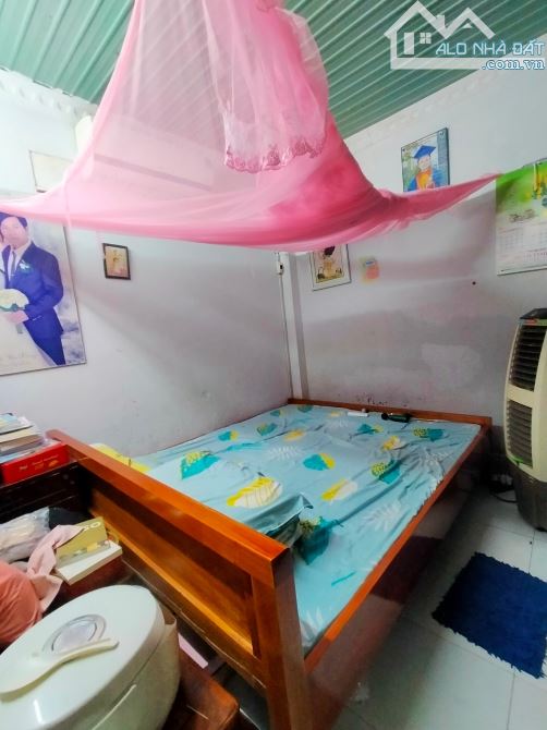 Chính chu gửi bán nhà C4+gac lưng hẻm đường 400 phường tân phu q9 thành pho thu đức DT 4x1 - 3