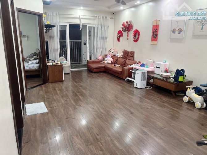 Chính chủ cần bán căn hộ tầng cao thoáng mát Khu Ngoại Giao Đoàn - 3