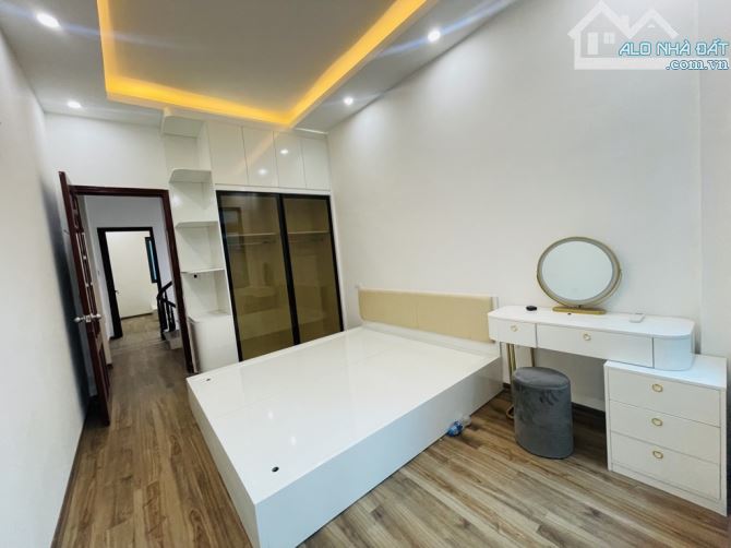 HIẾM - VŨ TÔNG PHAN - CÓ 102 - 3 BƯỚC RA PHỐ - 3