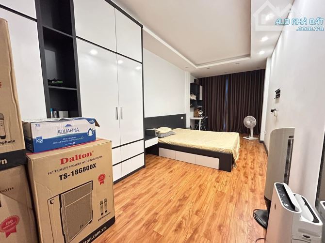 Mặt phố Mai Anh Tuấn - View hồ Hoàng Cầu - 45m*6T - 18.3 Tỷ - Không đăng ảo - 3