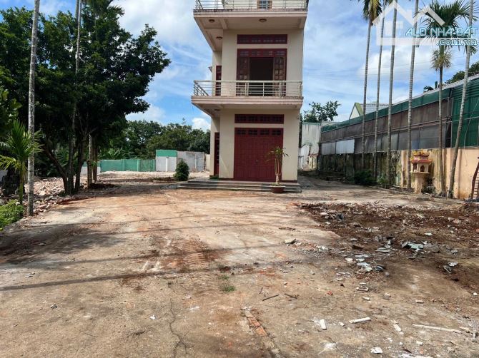 Nhà mặt tiền Nguyễn Xuân Nguyên  30x30 tc 100 bán 14 tỷ - 3