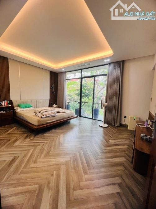 BÁN BIỆT THỰ SÂN VƯỜN HOÀNG QUỐC VIỆT- Ô TÔ TRÁNH- 105M2, MẶT TIỀN 7M, 4 TẦNG_ GIÁ 33.9 TỶ - 3